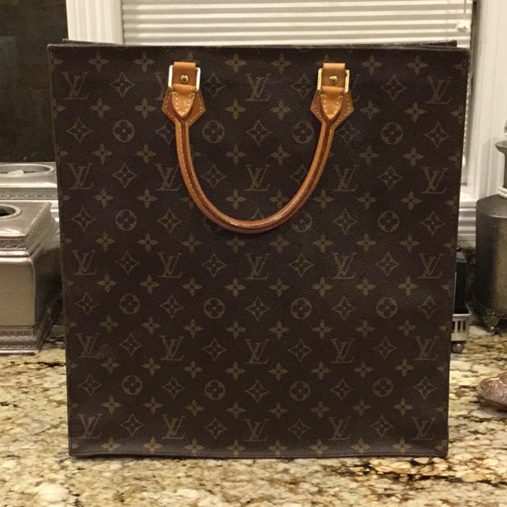 AUTHENTIC LOUIS VUITTON TOTE